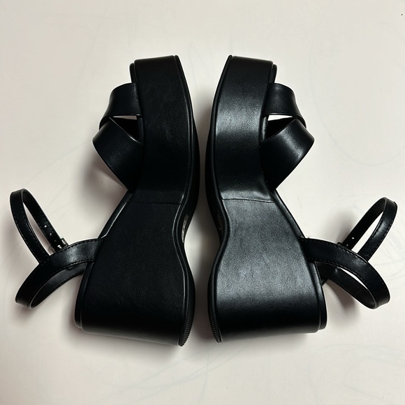 Soda Platform Sandal - Picture 6 of 11